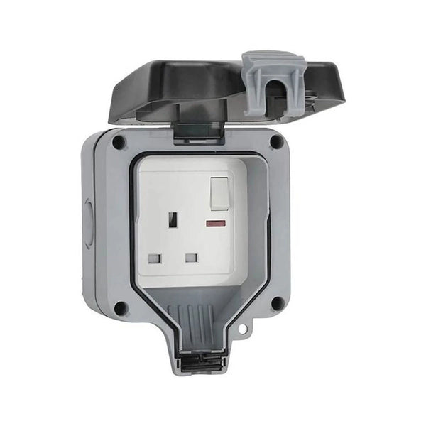 IP66 Switched Socket with Cover